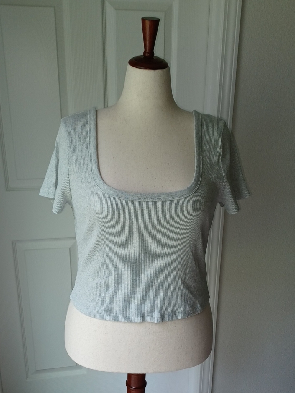 Universal Thread Light Gray Square Neck Ribbed Crop Top